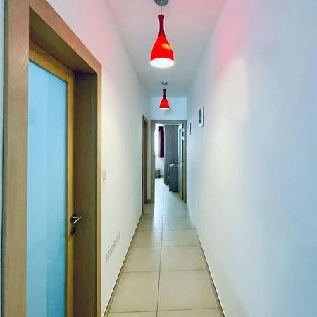 Stylish Modern Central Apartment 4 Paceville San Giuliano Esterno foto